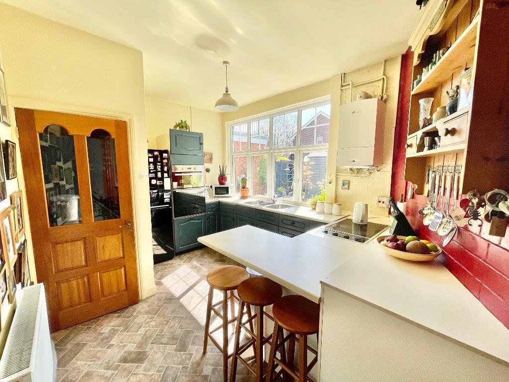 2 Bedroom End Terraced For Sale in Shottery Village, Stratford upon