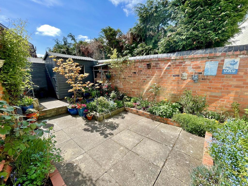 2 Bedroom End Terraced For Sale in Shottery Village, Stratford upon