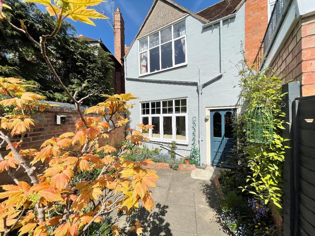 2 Bedroom End Terraced For Sale in Shottery Village, Stratford upon