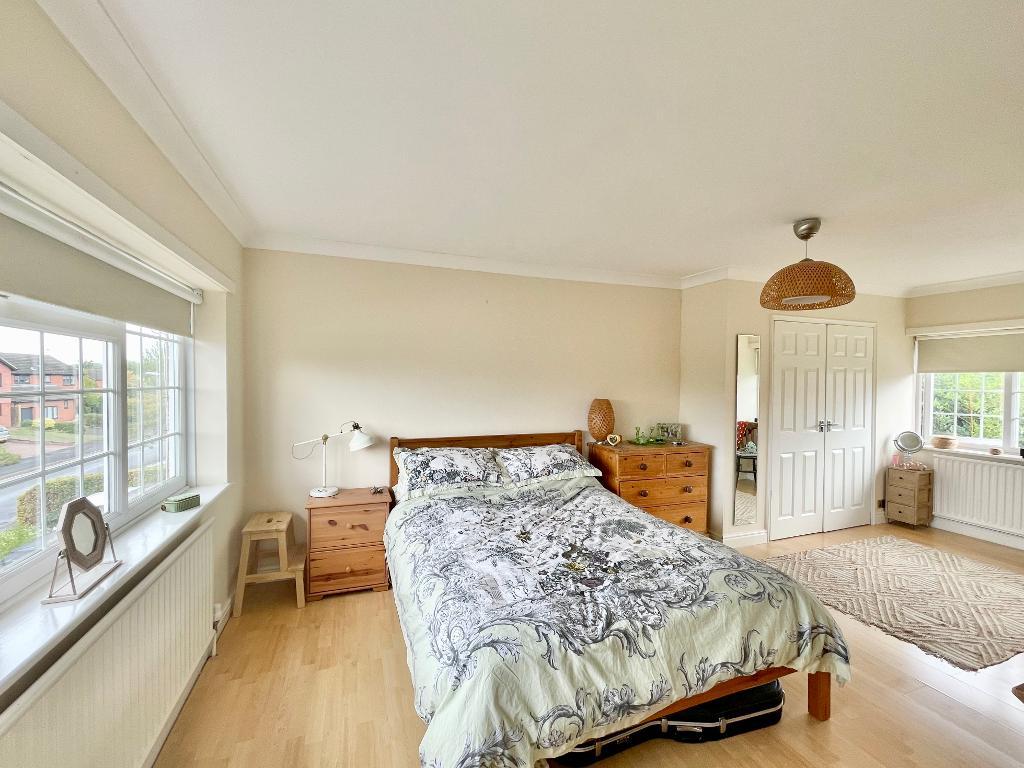 3 Bedroom Detached For Sale in Bridgetown Road, Stratford upon Avon