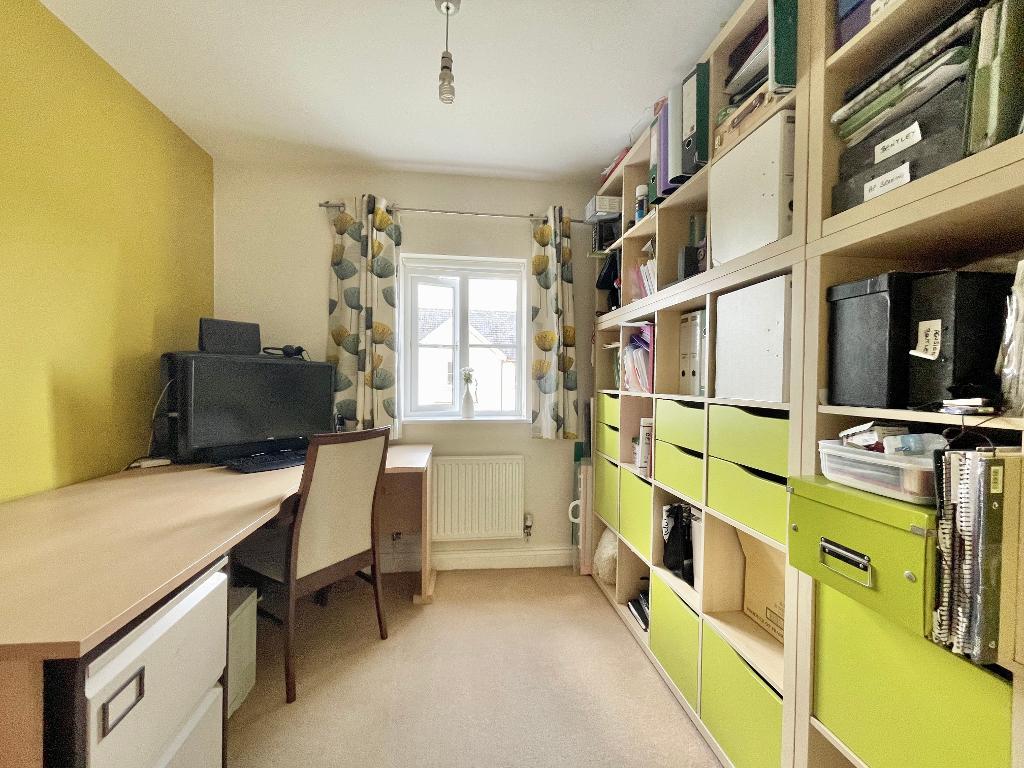 4 Bedroom Detached For Sale in Wetherby Way, Stratford upon Avon, CV37