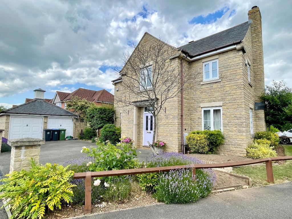 4 Bedroom Detached For Sale in Wetherby Way, Stratford upon Avon, CV37