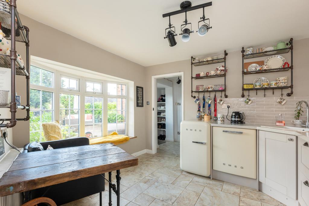 2 Bedroom Cottage For Sale in Ferry Lane, Alveston, CV37 7QZ Binks & Brown