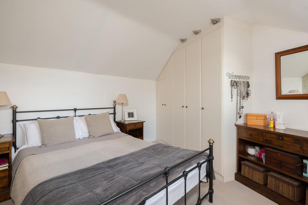 2 Bedroom Cottage For Sale in Ferry Lane, Alveston, CV37 7QZ Binks & Brown