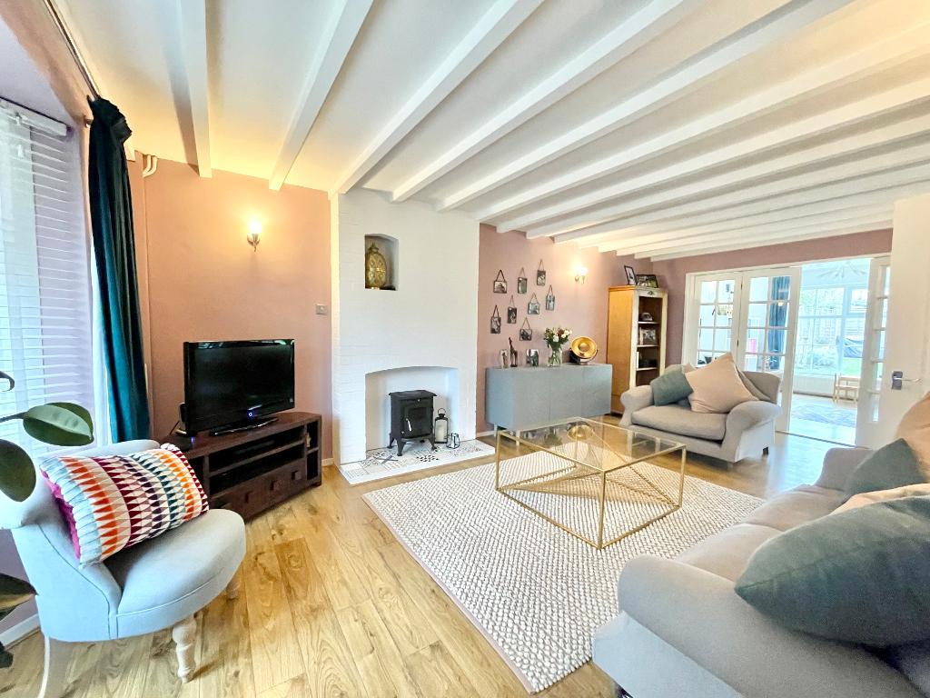 4 Bedroom Detached For Sale in Saxon Close, Stratford upon Avon, CV37