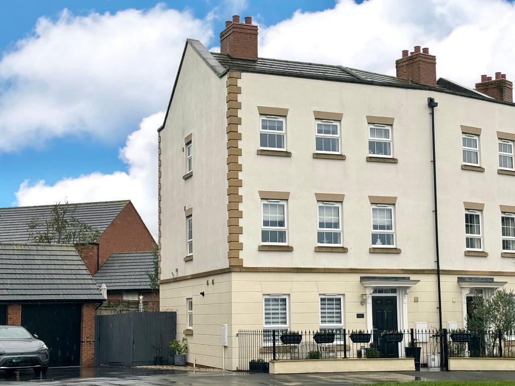 Garrett Drive, Warwick, CV34 7BN