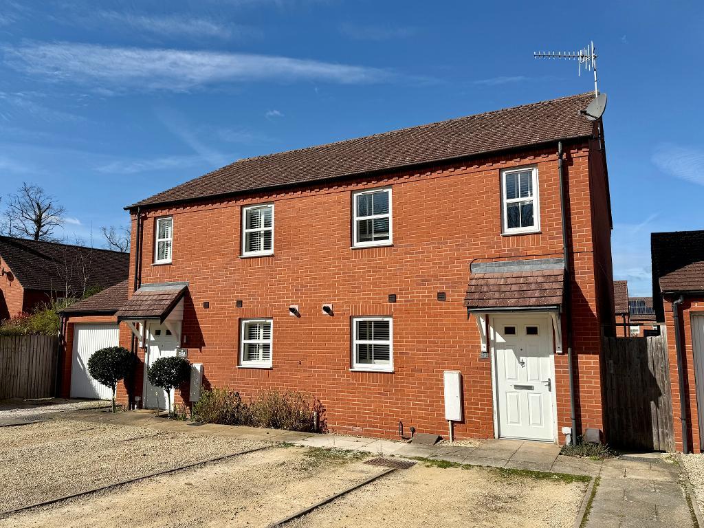 Farm Close, Stratford upon Avon, Warwickshire, CV37 0UF