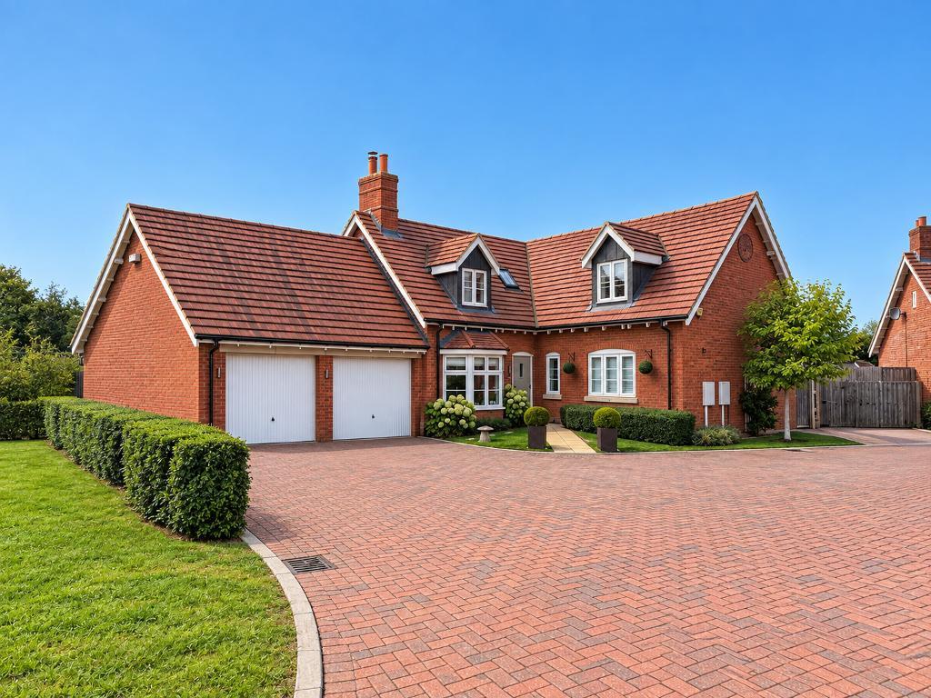 Skylark Road, Alderminster, Stratford upon Avon, Warwickshire, CV37 8QN